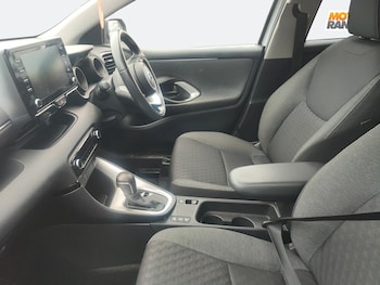 Used Toyota Yaris 2022 for sale - 76692369: Photo