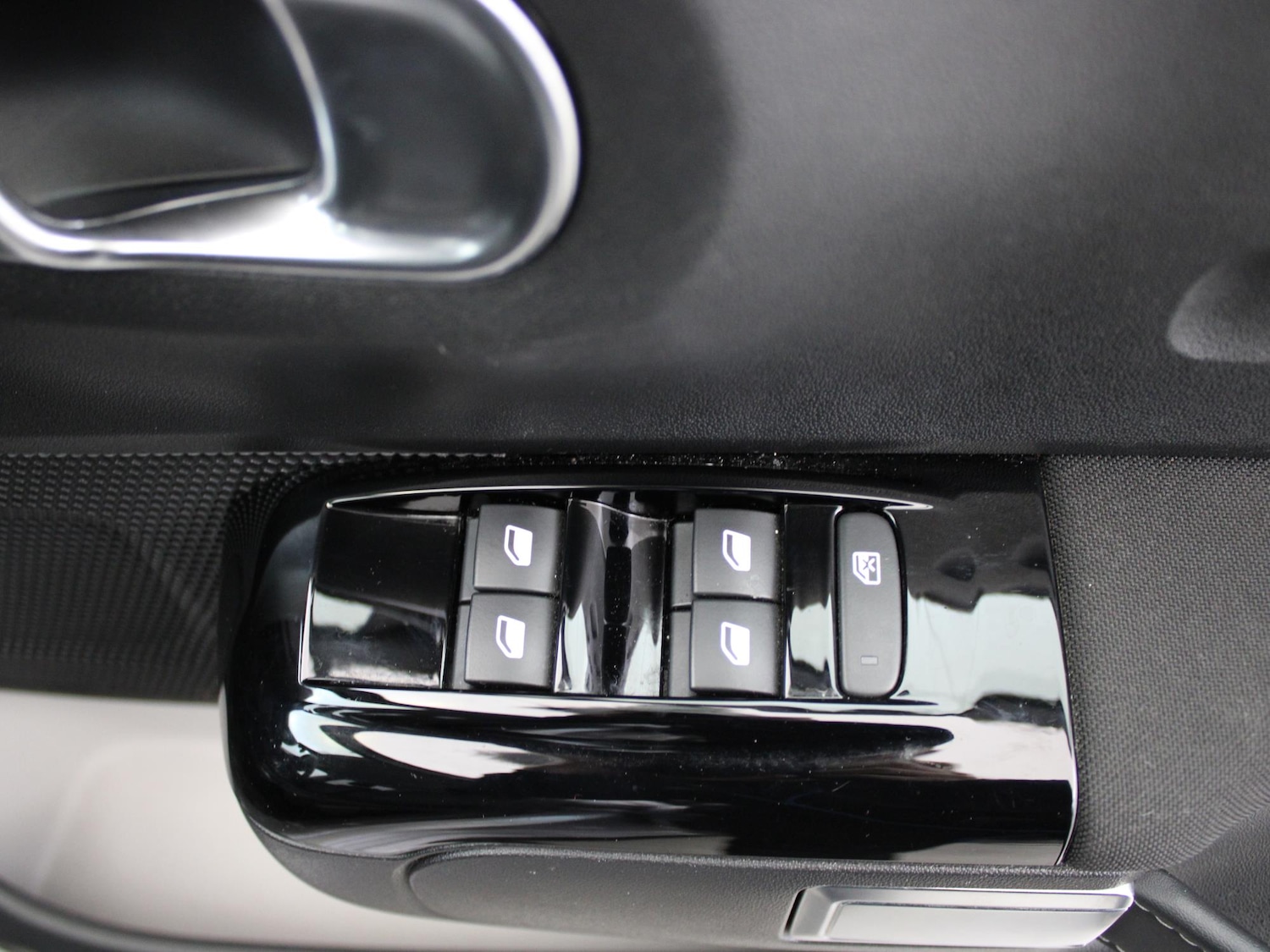 Used Citroen C3 2023 for sale - 77687068: Photo 32