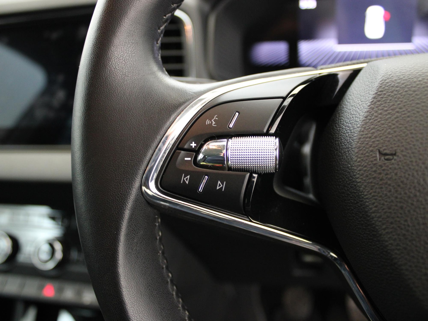 Used Skoda Karoq 2023 for sale - 77415136: Photo 32