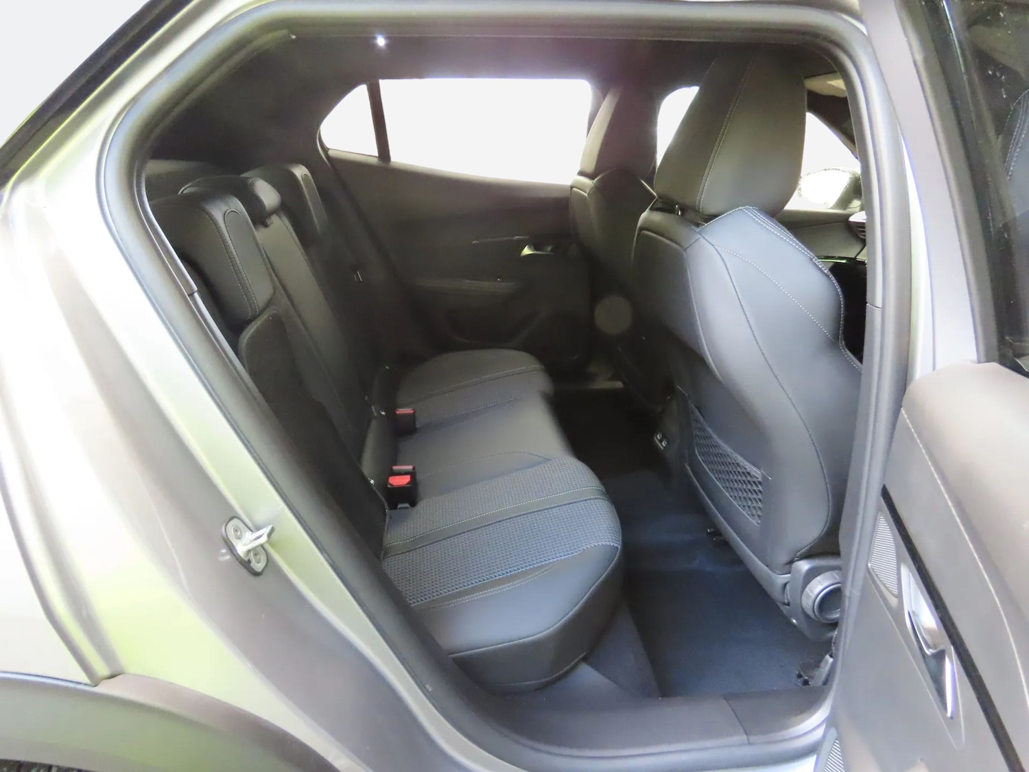 Used Peugeot 2008 2022 for sale - 76300201: Photo 8
