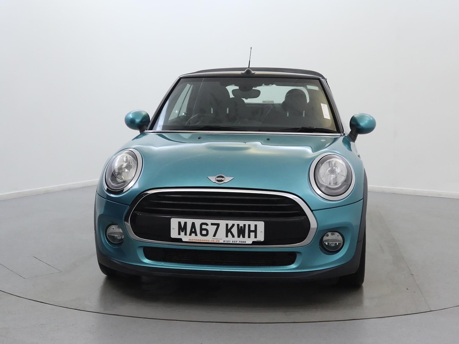 Used MINI Convertible 2017 for sale - 76311127: Photo 2