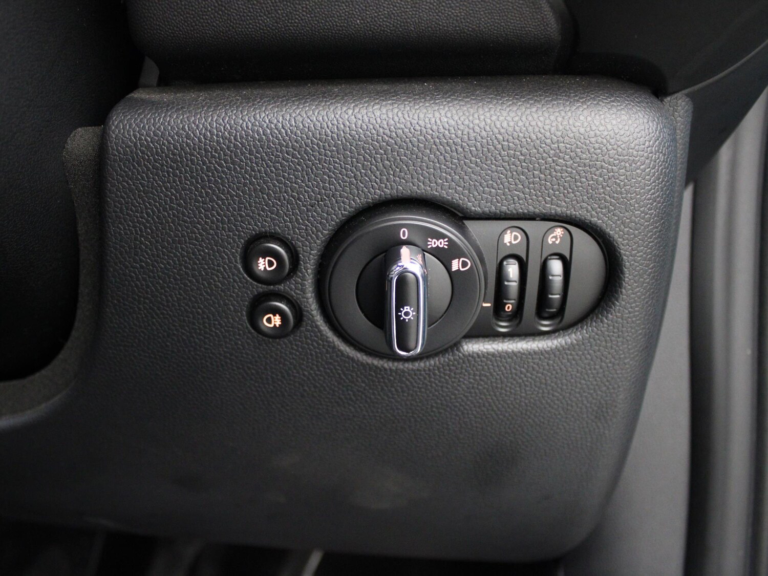 Used MINI Convertible 2017 for sale - 76311127: Photo 32