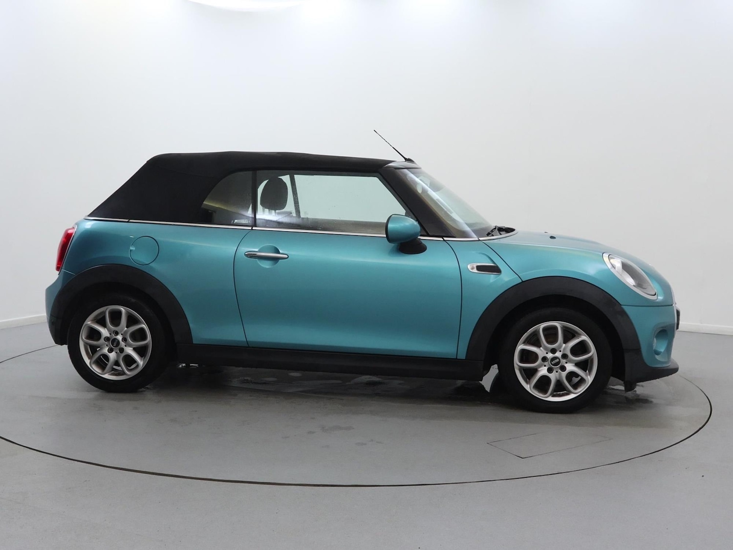 Used MINI Convertible 2017 for sale - 76311127: Photo 8