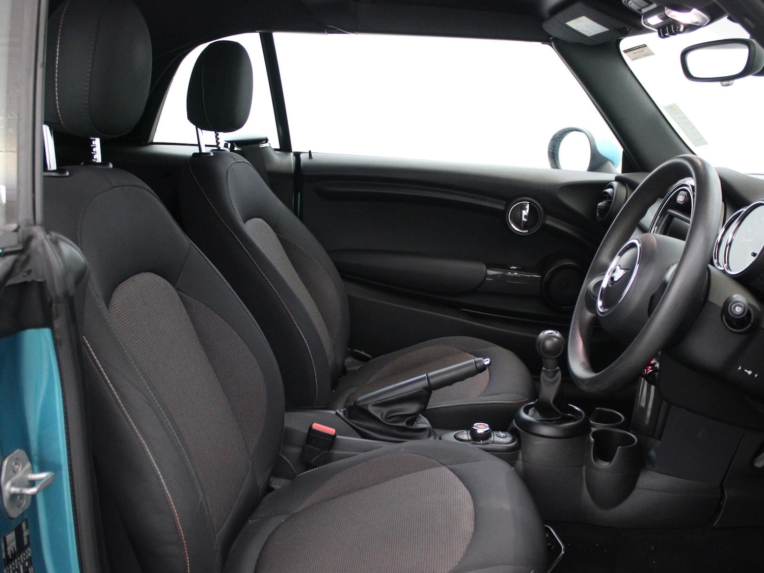 Used MINI Convertible 2017 for sale - 76311127: Photo 9