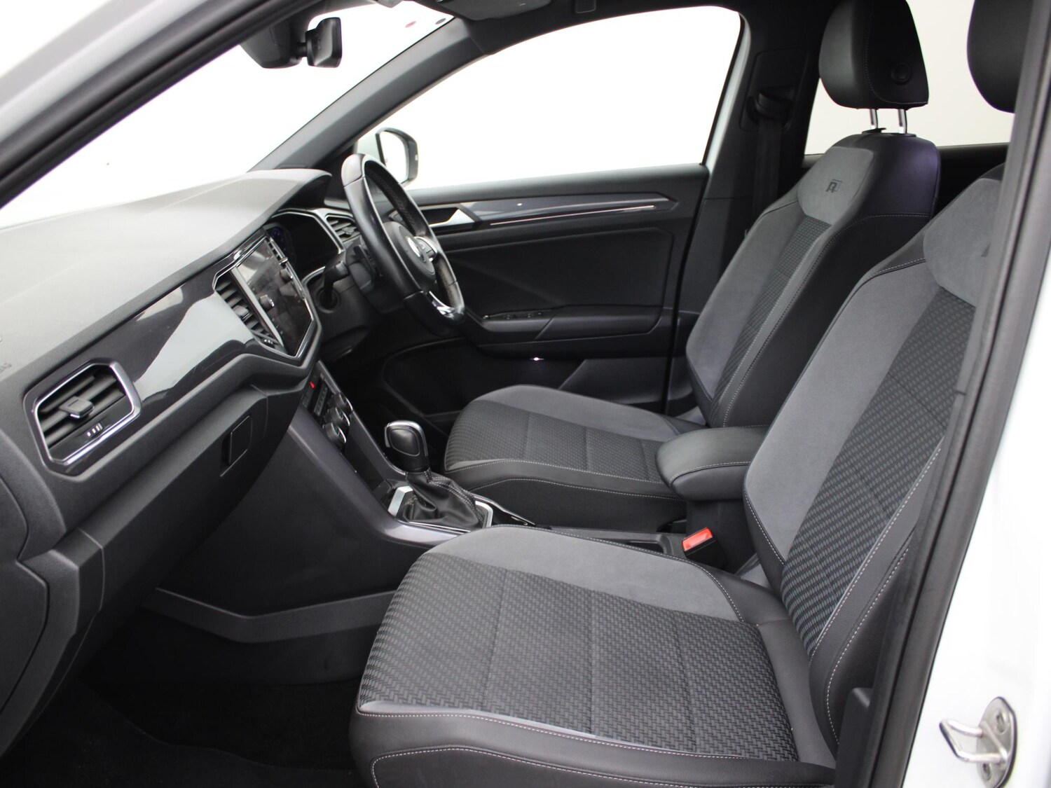 Used Volkswagen T-Roc 2021 for sale - 77294720: Photo 11