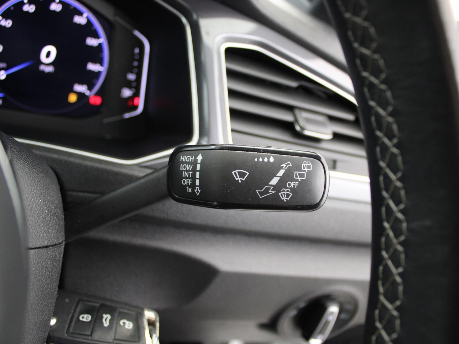 Used Volkswagen T-Roc 2021 for sale - 77294720: Photo 34