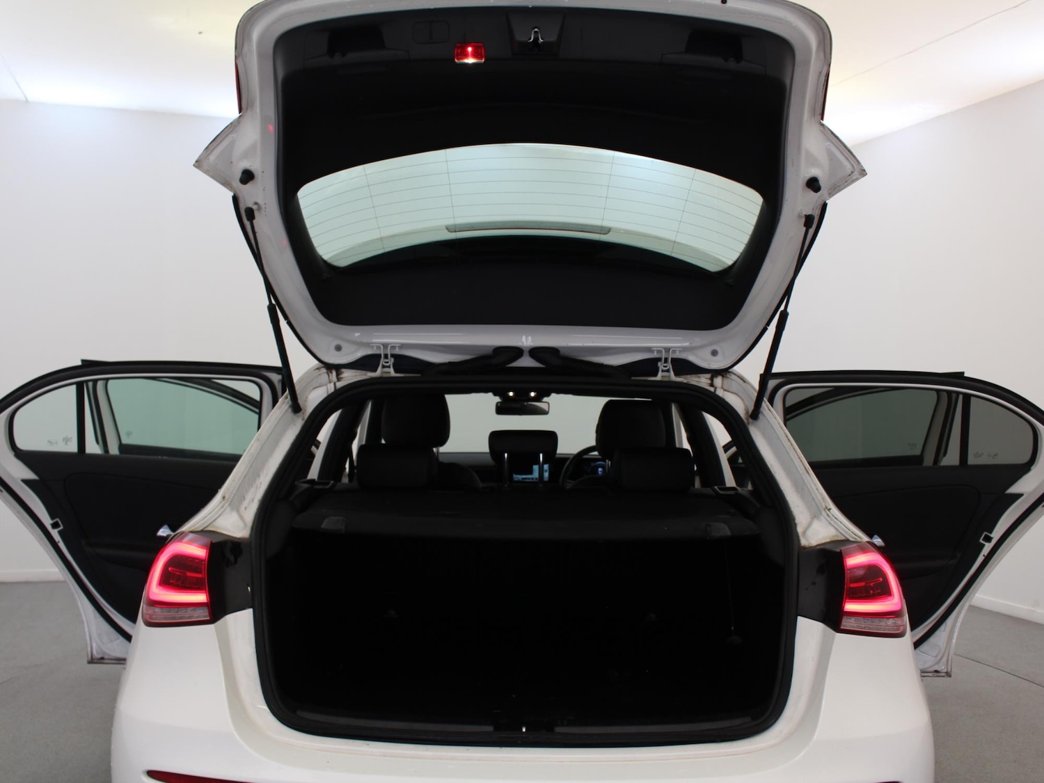 Used Mercedes-Benz A-Class 2019 for sale - 76723727: Photo 34