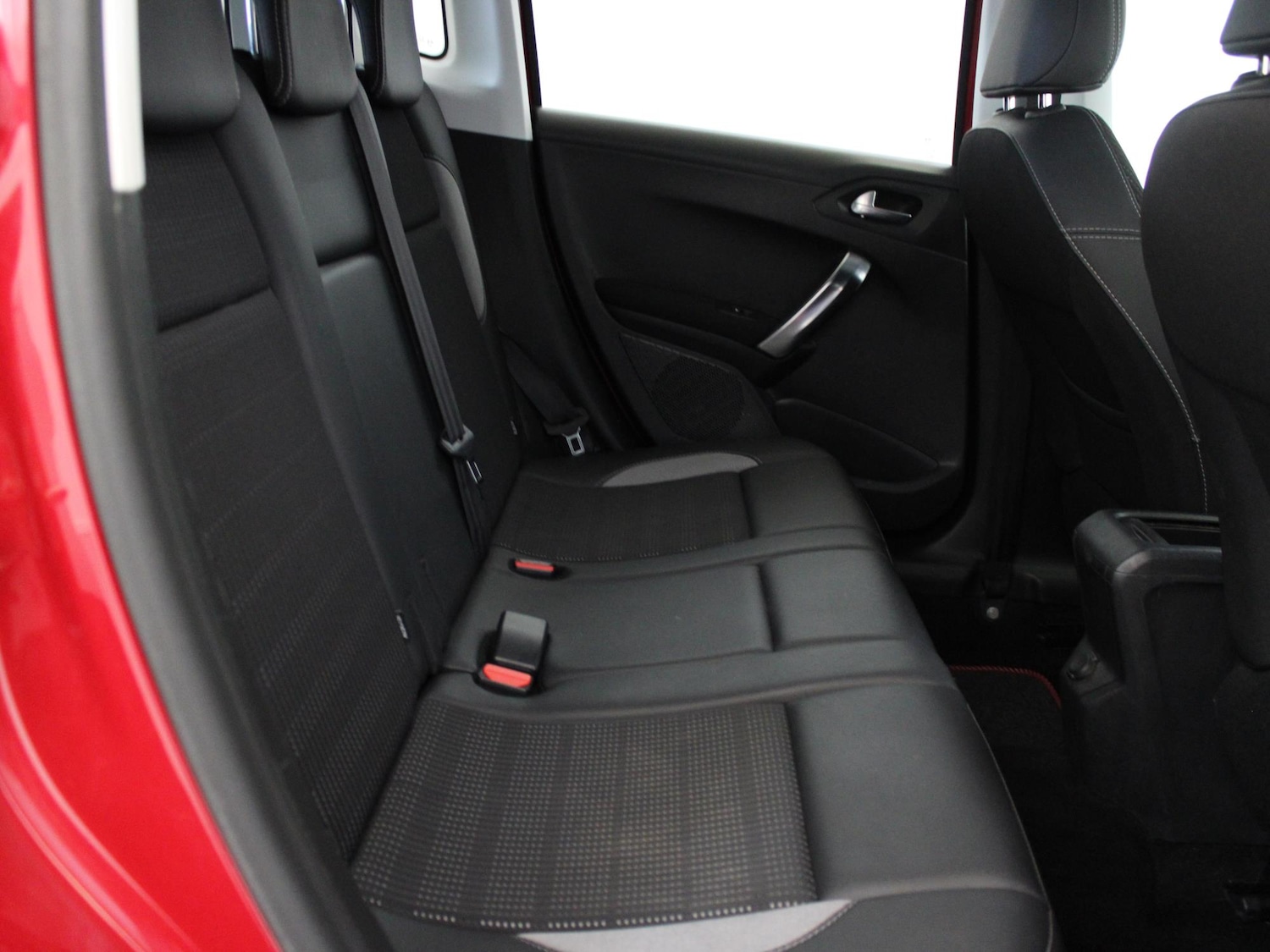 Used Peugeot 2008 2016 for sale - 76916404: Photo 11