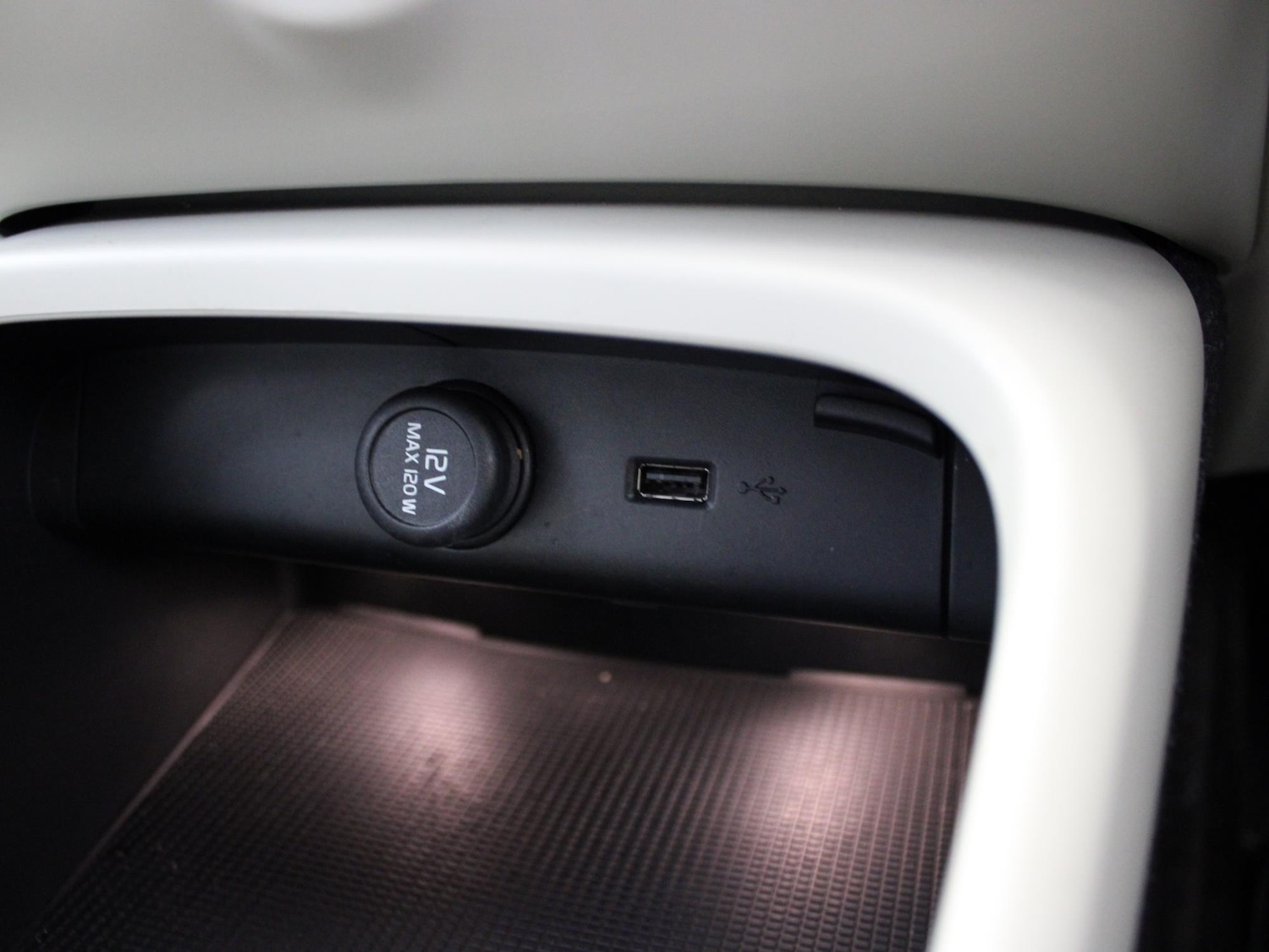 Used Volvo XC40 2020 for sale - 76206763: Photo 32