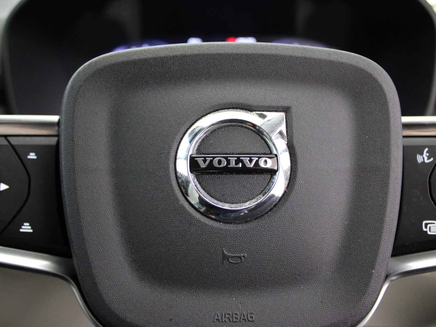 Used Volvo XC40 2020 for sale - 76206763: Photo 35