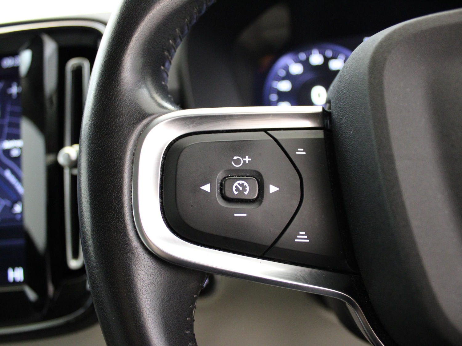 Used Volvo XC40 2020 for sale - 76206763: Photo 36