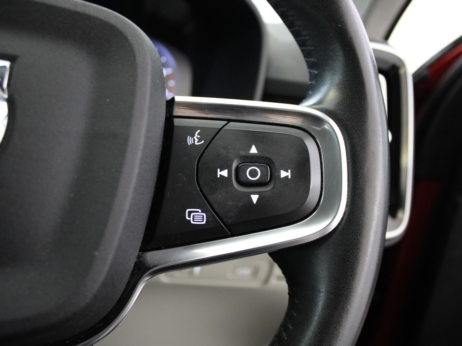 Used Volvo XC40 2020 for sale - 76206763: Photo 37