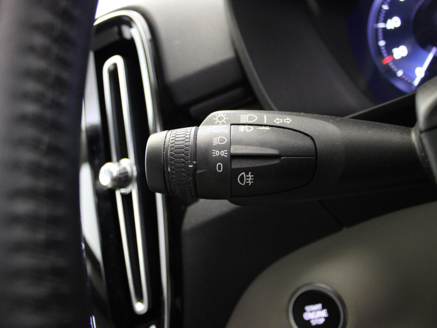 Used Volvo XC40 2020 for sale - 76206763: Photo 38