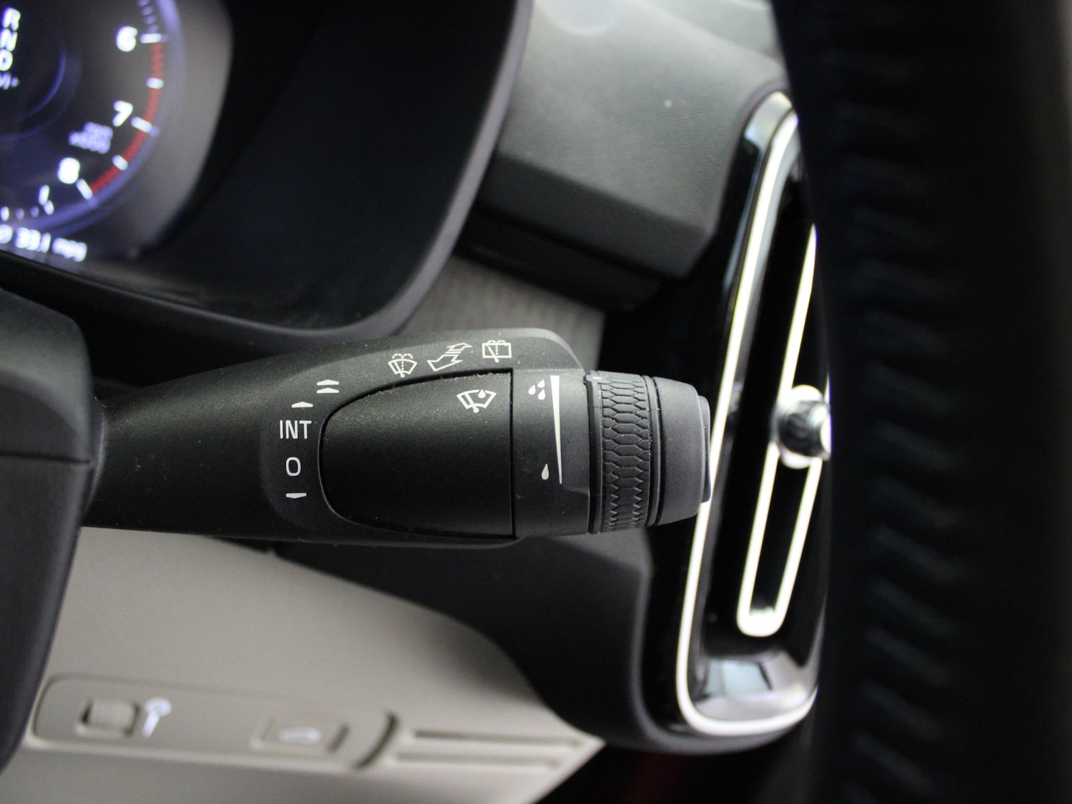 Used Volvo XC40 2020 for sale - 76206763: Photo 39