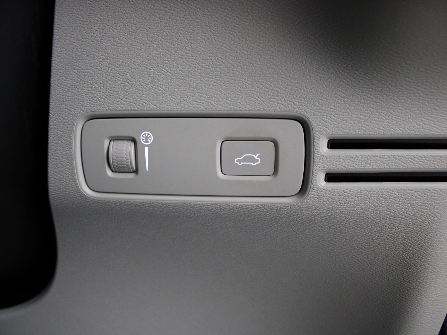 Used Volvo XC40 2020 for sale - 76206763: Photo 40