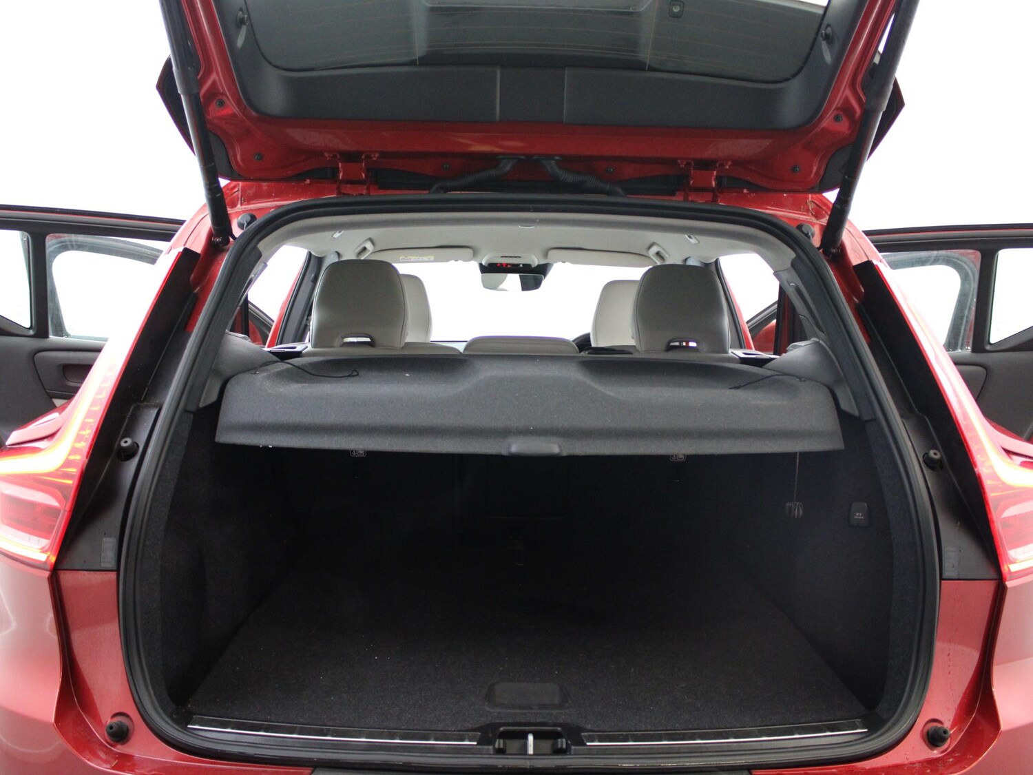 Used Volvo XC40 2020 for sale - 76206763: Photo 44