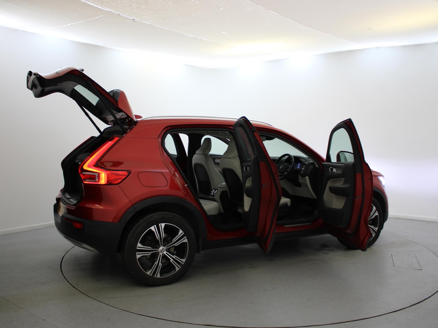 Used Volvo XC40 2020 for sale - 76206763: Photo 46
