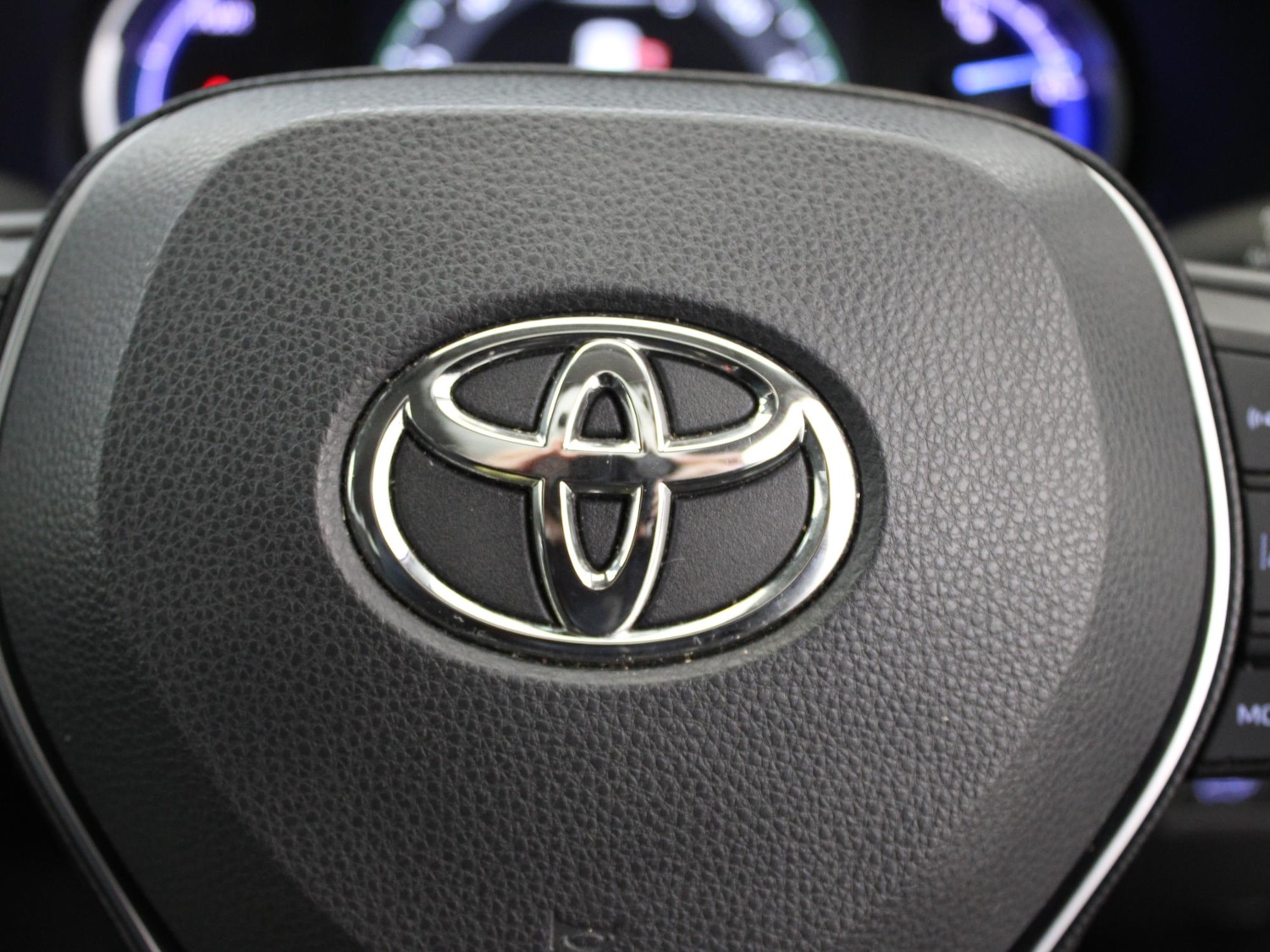 Used Toyota RAV4 2020 for sale - 77615795: Photo 29