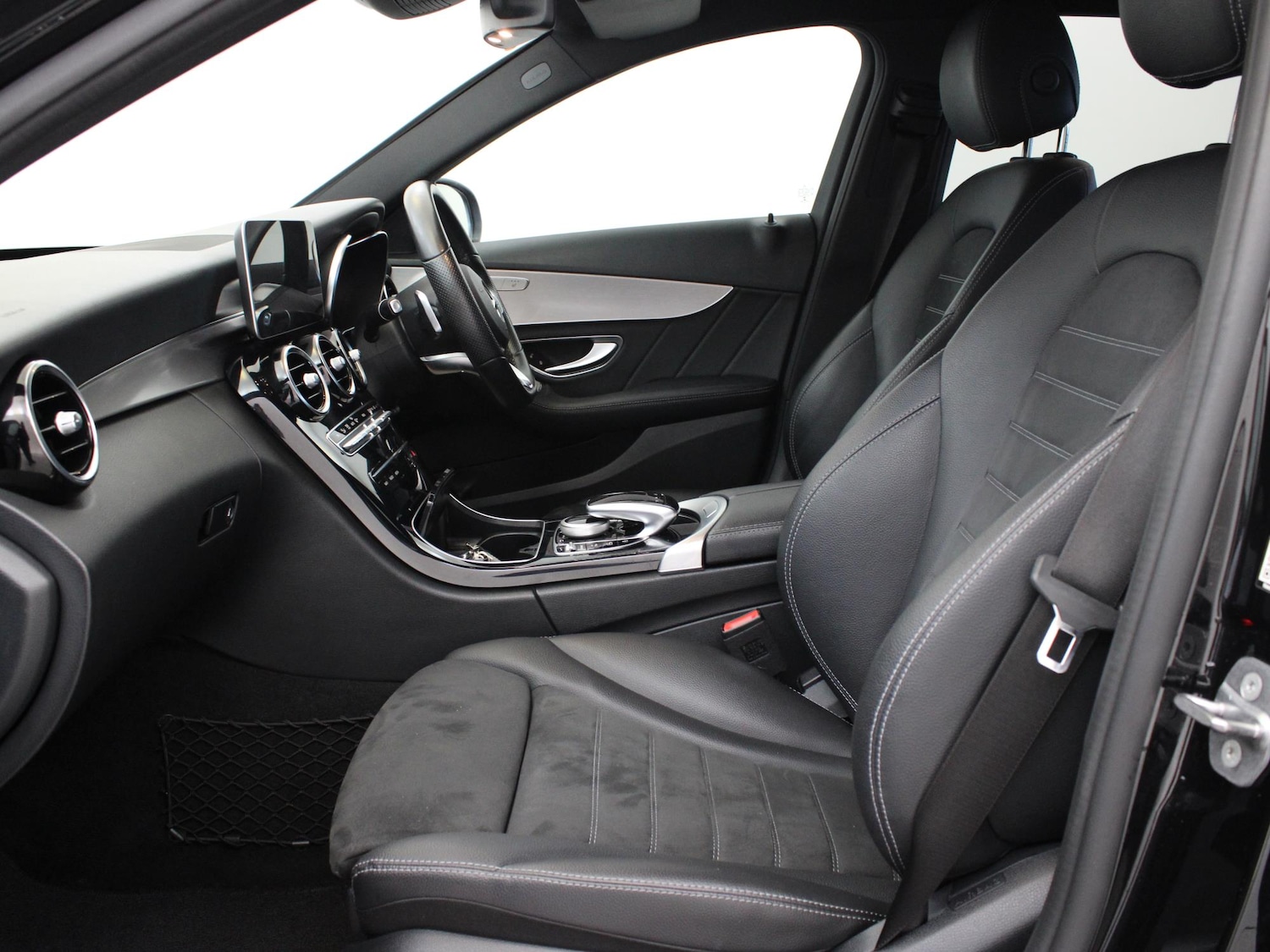 Used Mercedes-Benz C Class 2019 for sale - 77348490: Photo 10