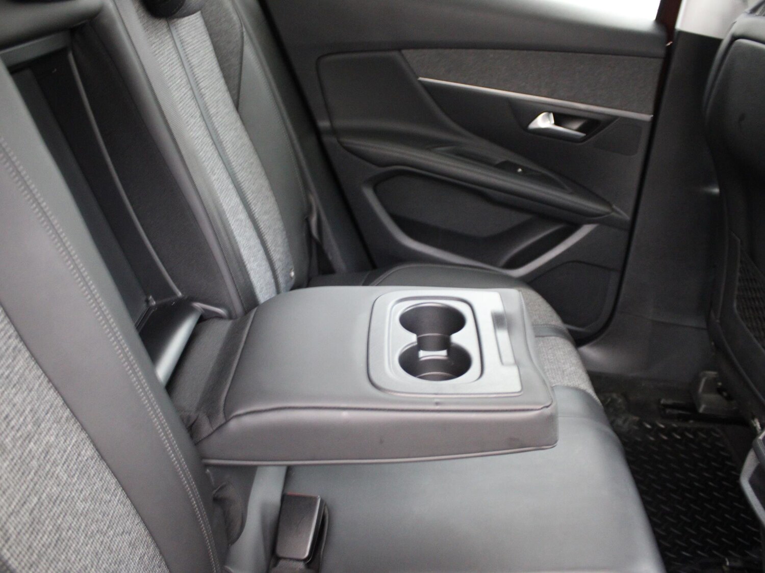 Used Peugeot 3008 2018 for sale - 77561174: Photo 12