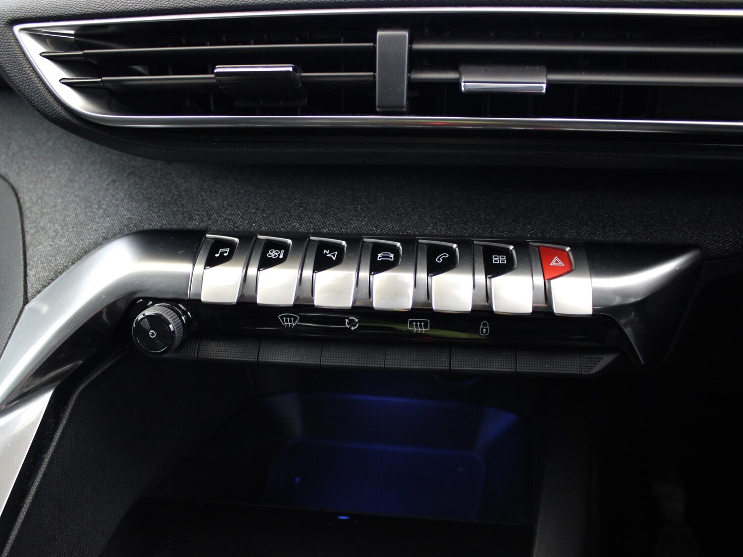 Used Peugeot 3008 2018 for sale - 77561174: Photo 21