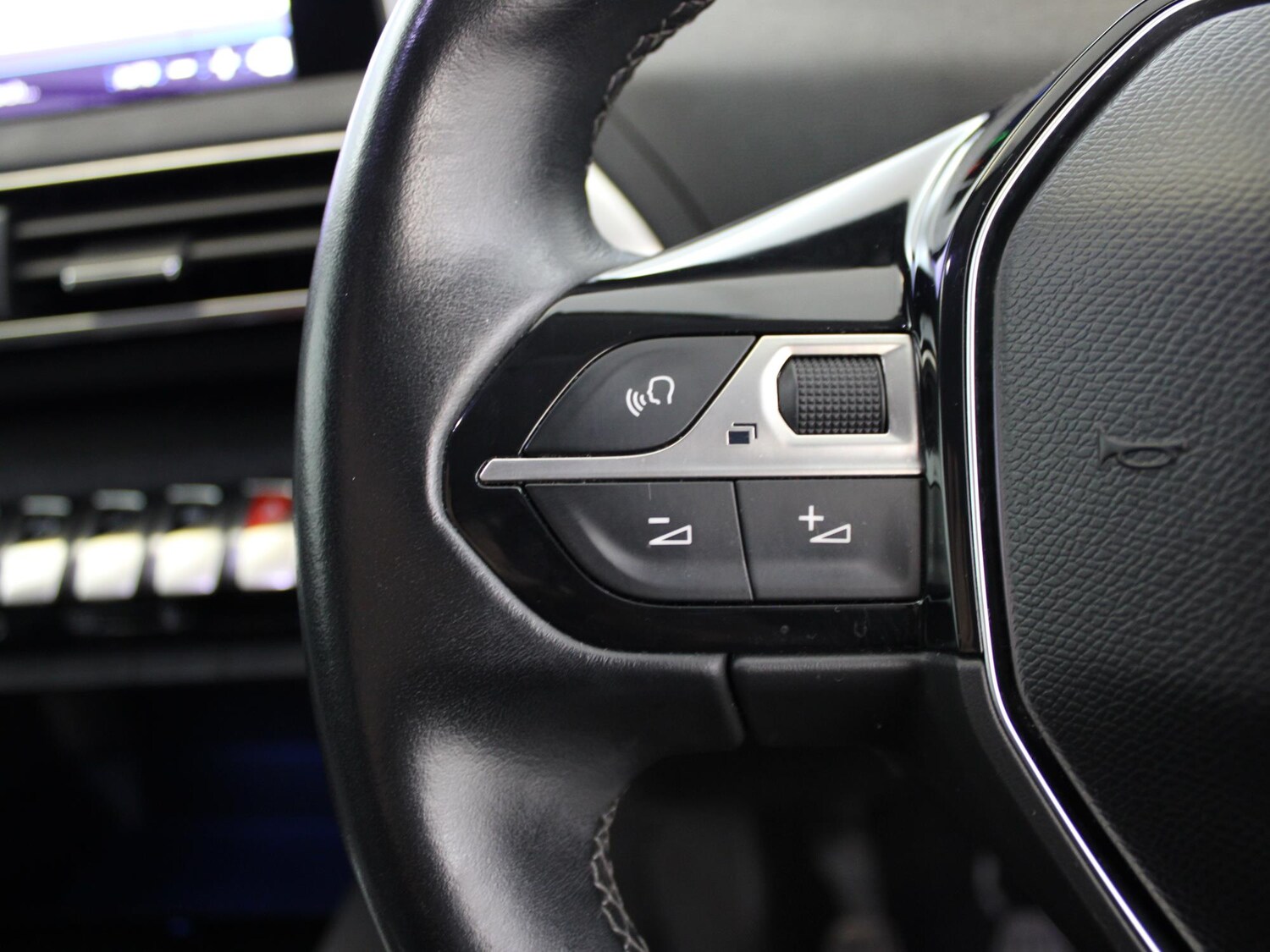 Used Peugeot 3008 2018 for sale - 77561174: Photo 26