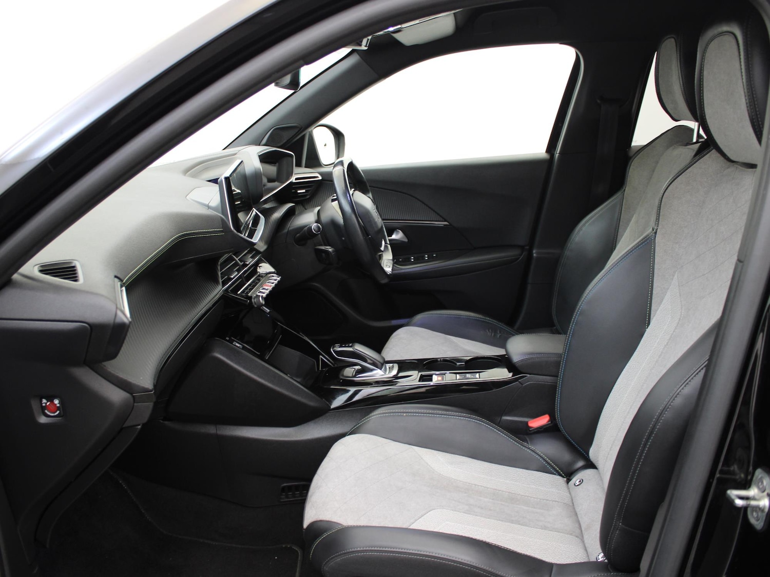 Used Peugeot 2008 2021 for sale - 77787344: Photo 10