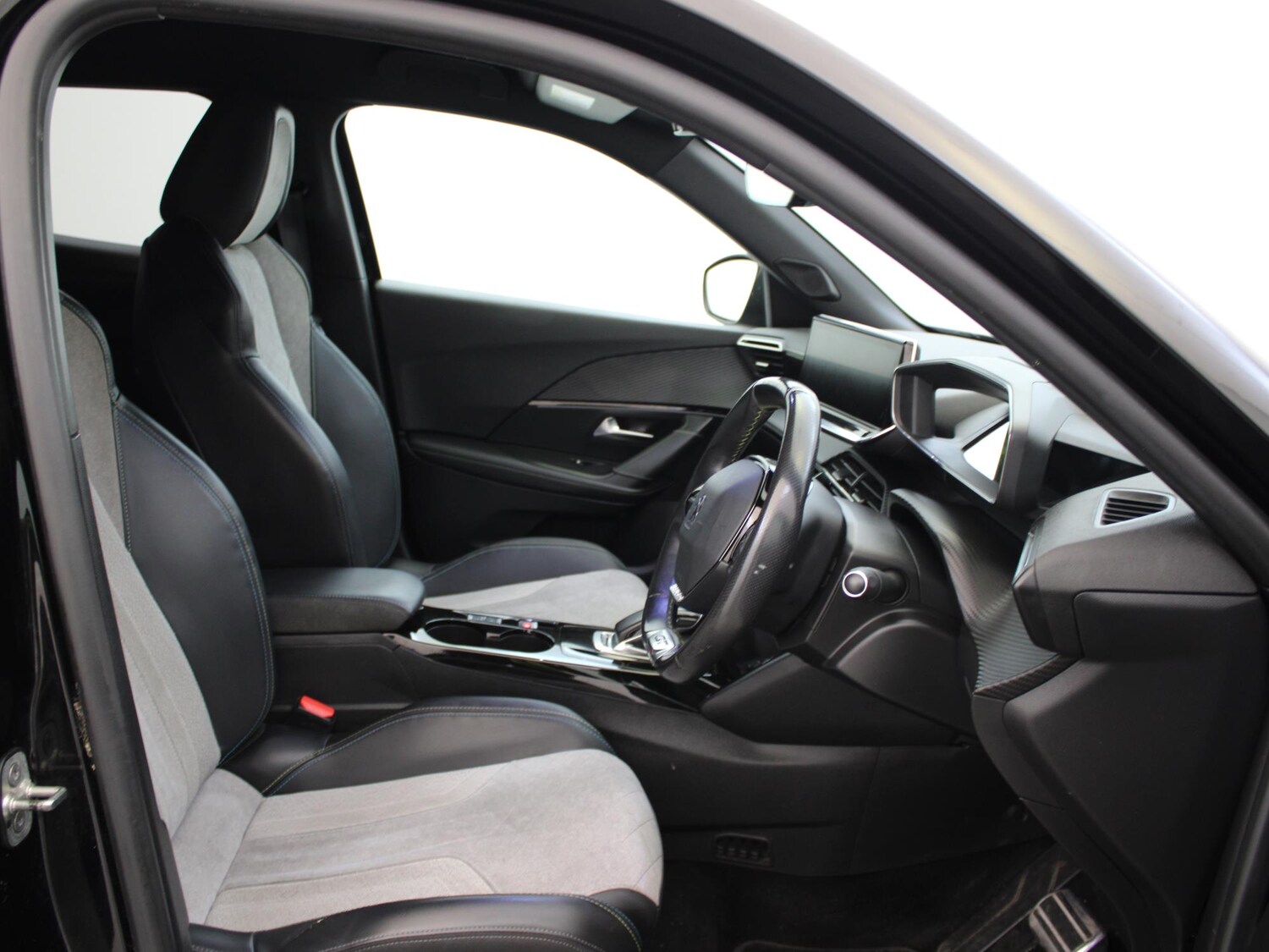 Used Peugeot 2008 2021 for sale - 77787344: Photo 9