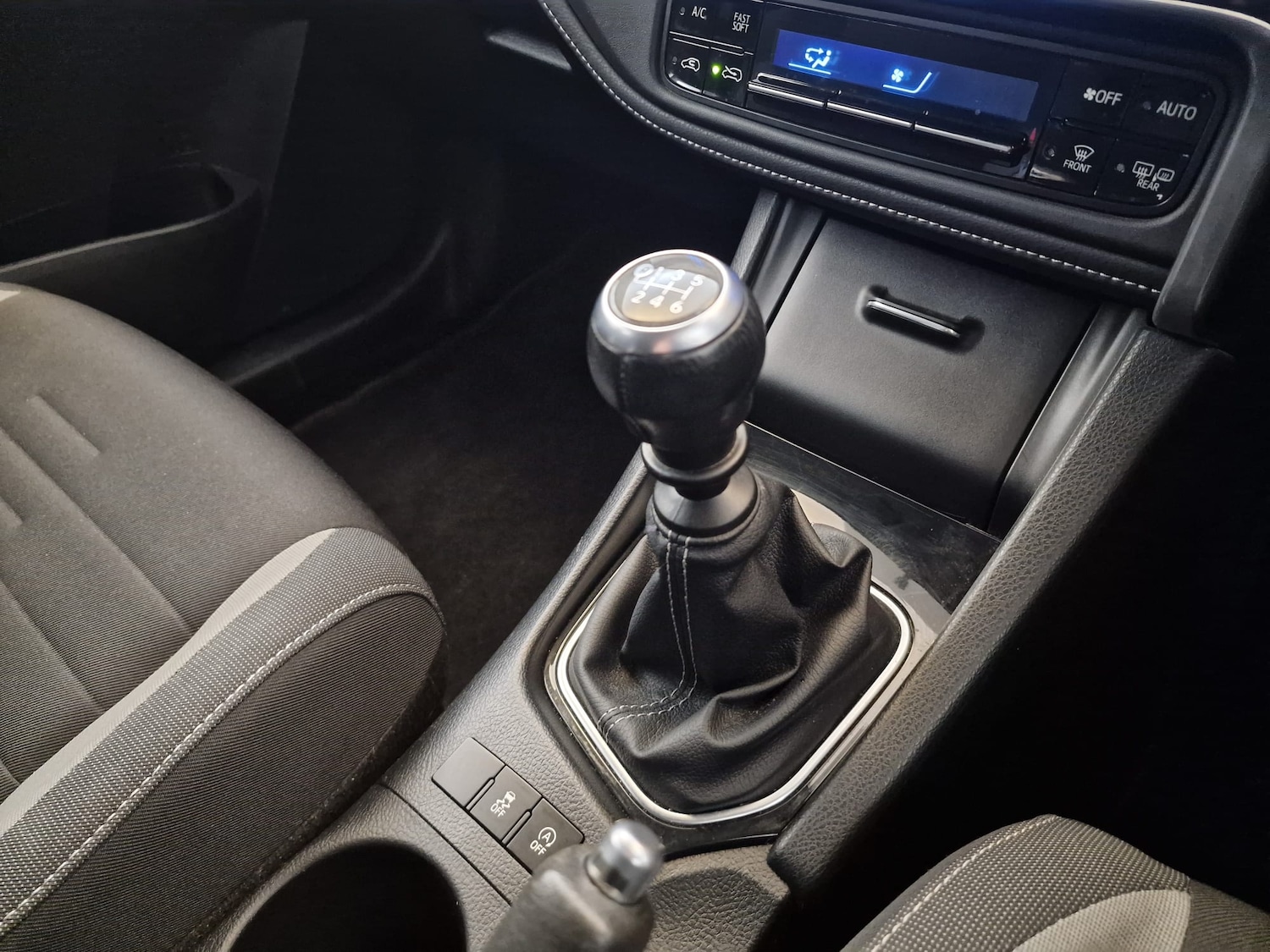 Used Toyota Auris 2017 for sale - 76968108: Photo 27