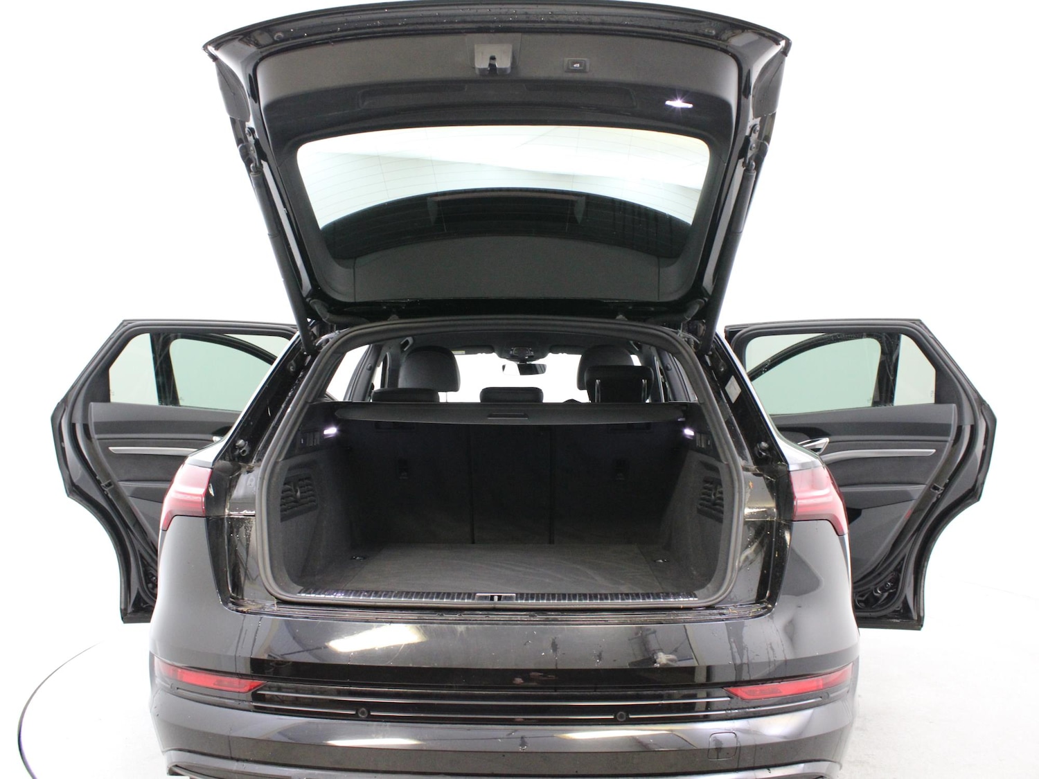 Used Audi e-tron 2026 for sale - 76610848: Photo 31