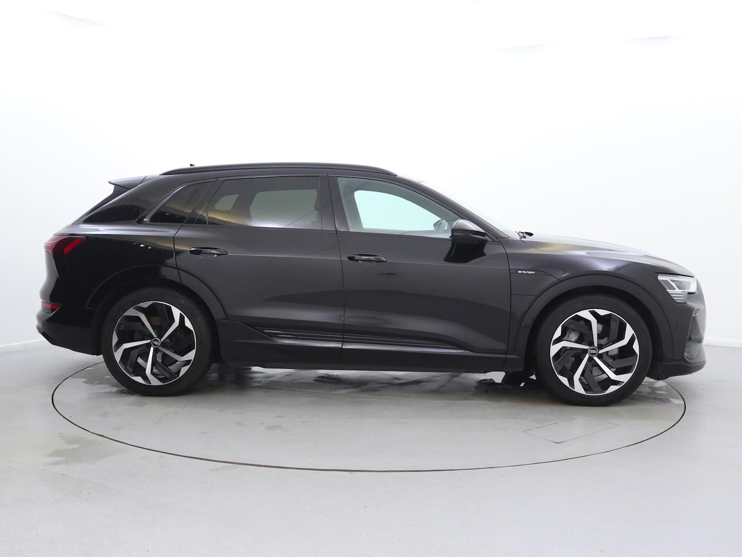 Used Audi e-tron 2026 for sale - 76610848: Photo 8