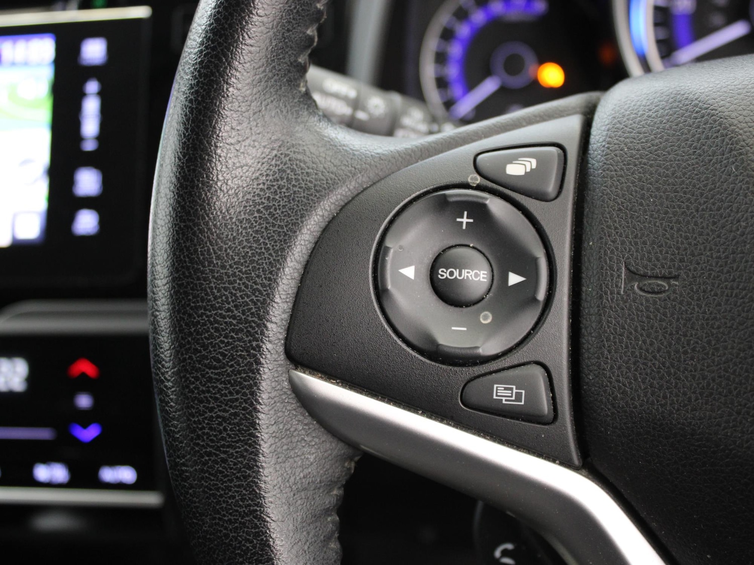 Used Honda Jazz 2015 for sale - 77398080: Photo 32