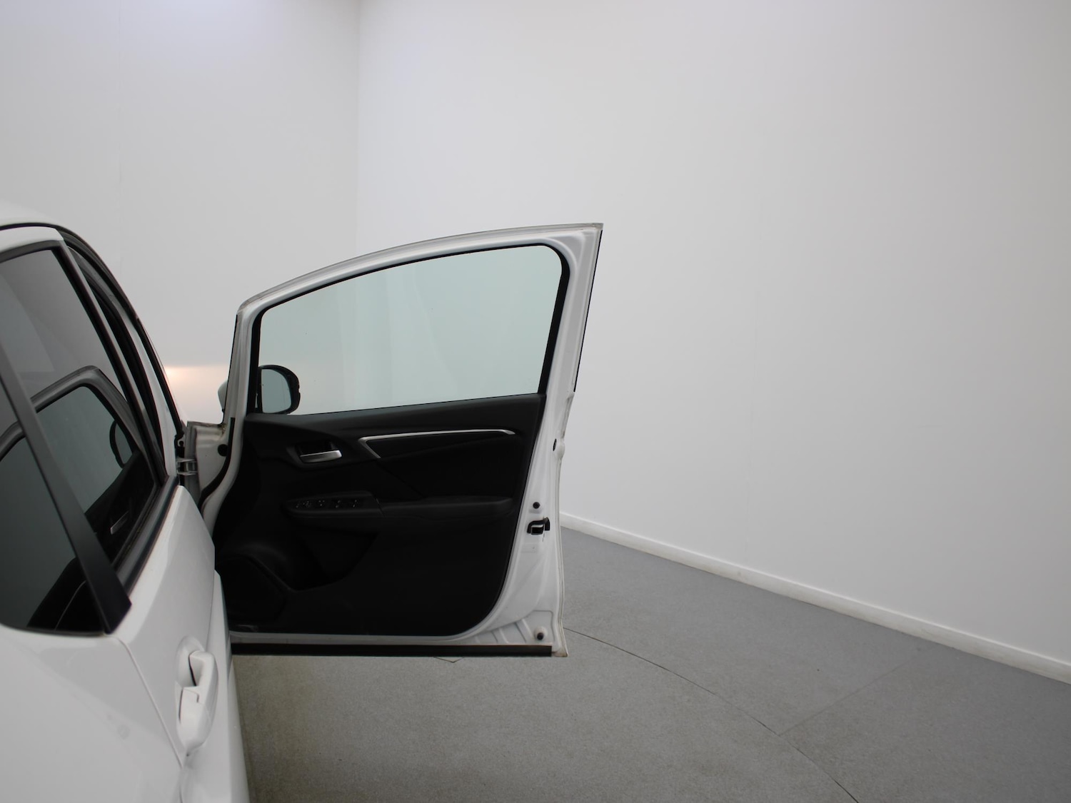 Used Honda Jazz 2015 for sale - 77398080: Photo 37