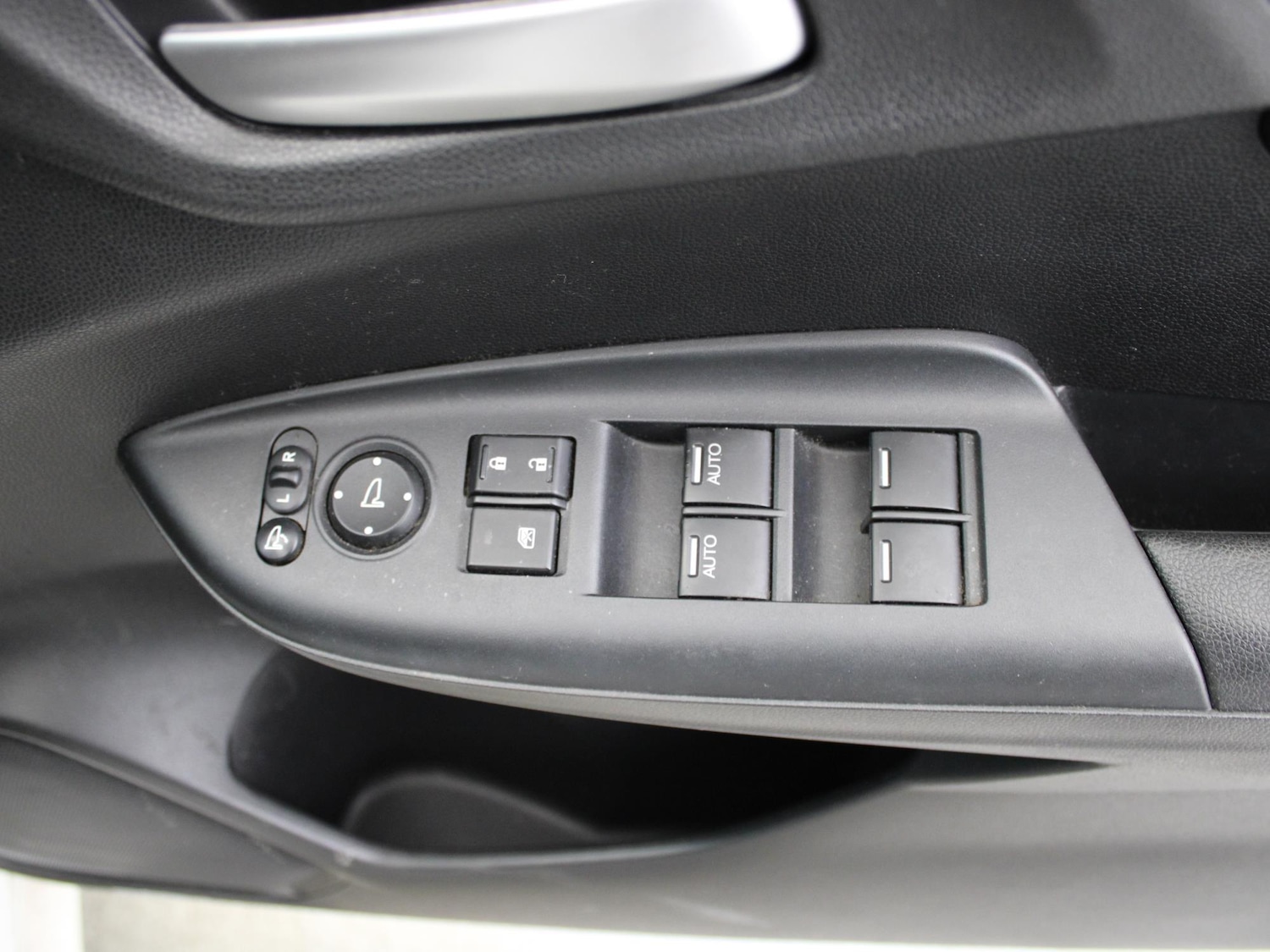 Used Honda Jazz 2015 for sale - 77398080: Photo 38