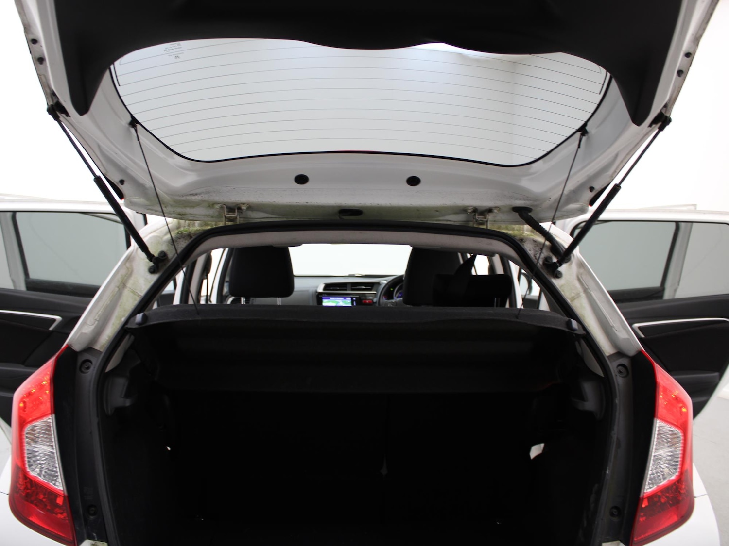 Used Honda Jazz 2015 for sale - 77398080: Photo 39