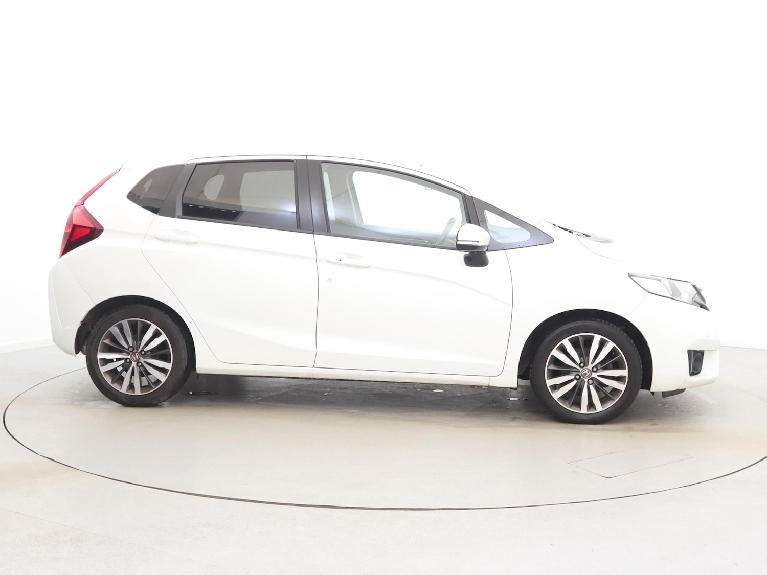 Used Honda Jazz 2015 for sale - 77398080: Photo 8