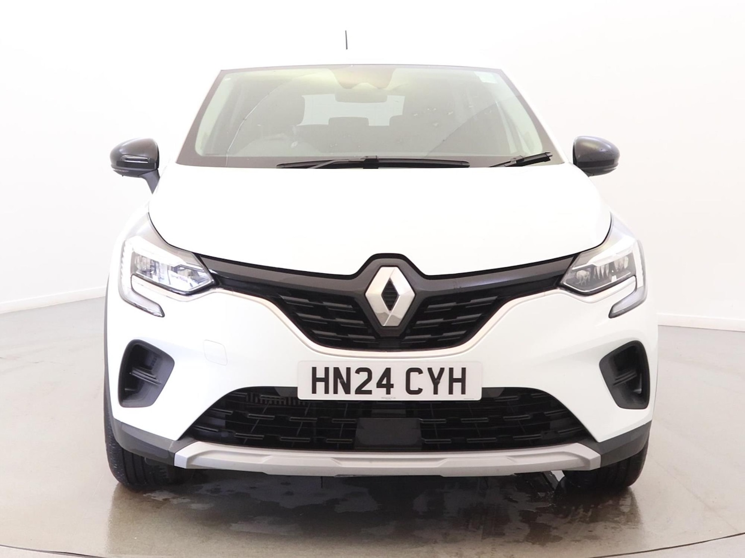 Used Renault Captur 2024 for sale - 76177433: Photo 2