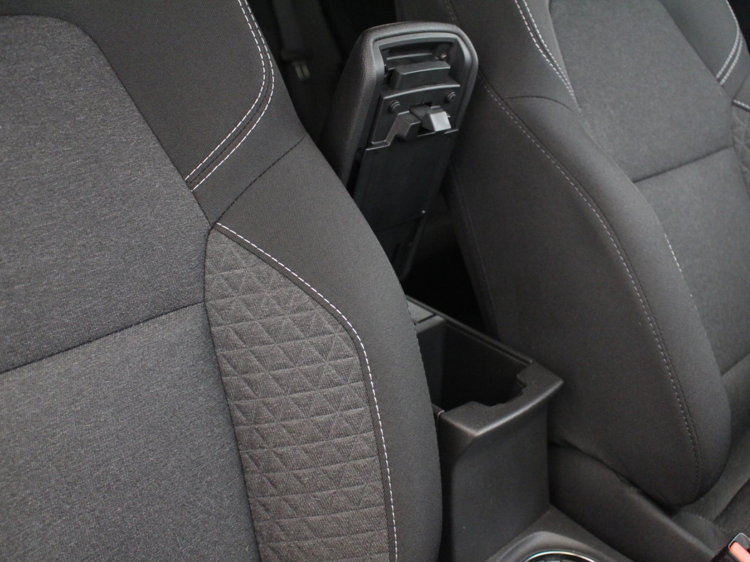Used Renault Captur 2024 for sale - 76177433: Photo 26