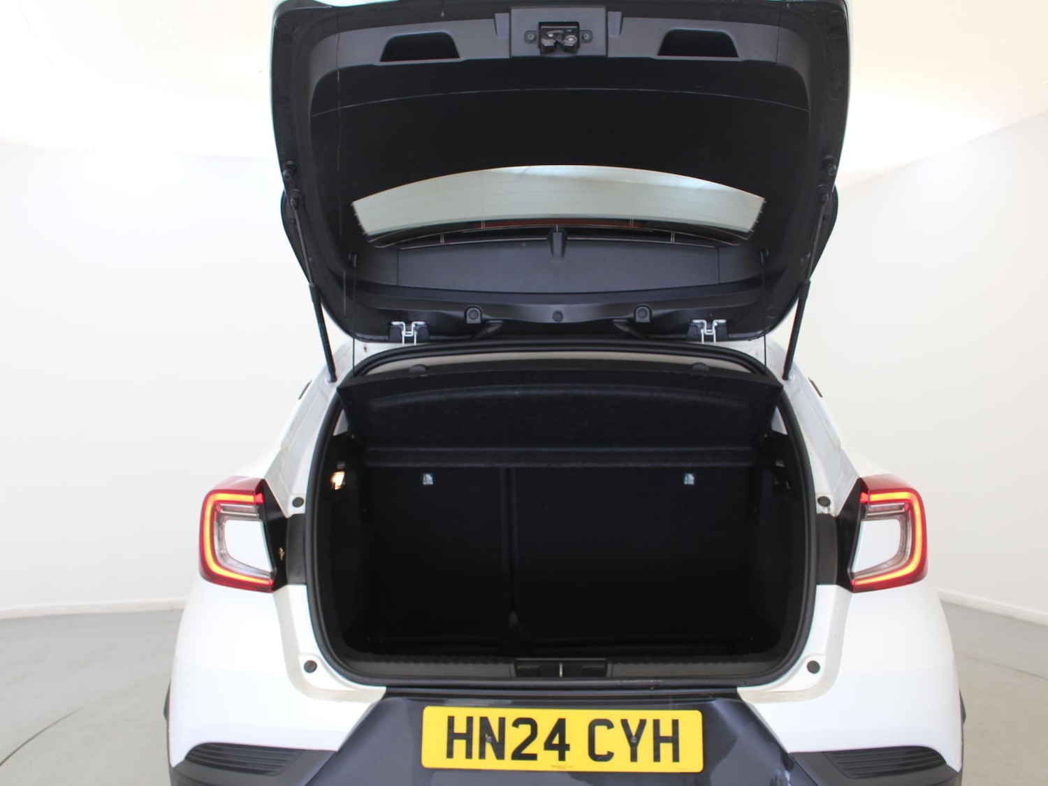 Used Renault Captur 2024 for sale - 76177433: Photo 28
