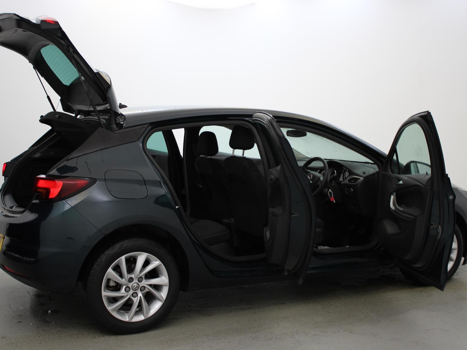 Used Vauxhall Astra 2018 for sale - 77443969: Photo 27