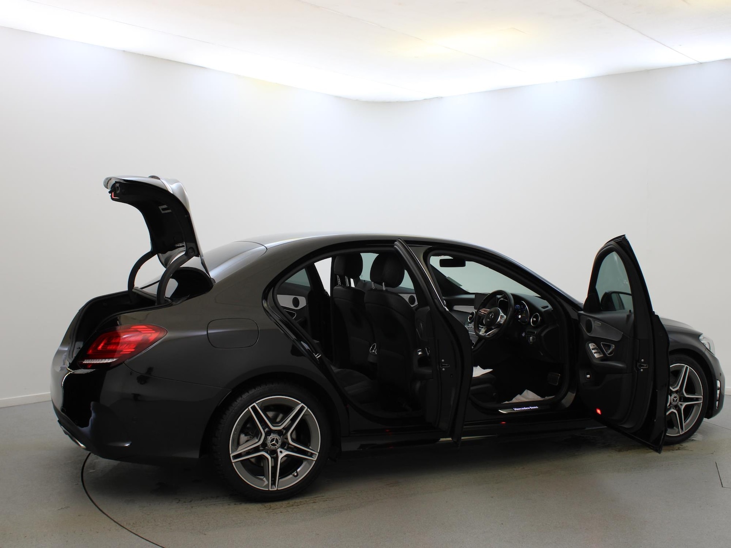 Used Mercedes-Benz C Class 2019 for sale - 76594397: Photo 35