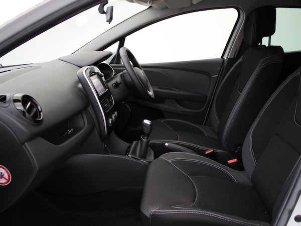 Used Renault Clio 2019 for sale - 74897132: Photo 11