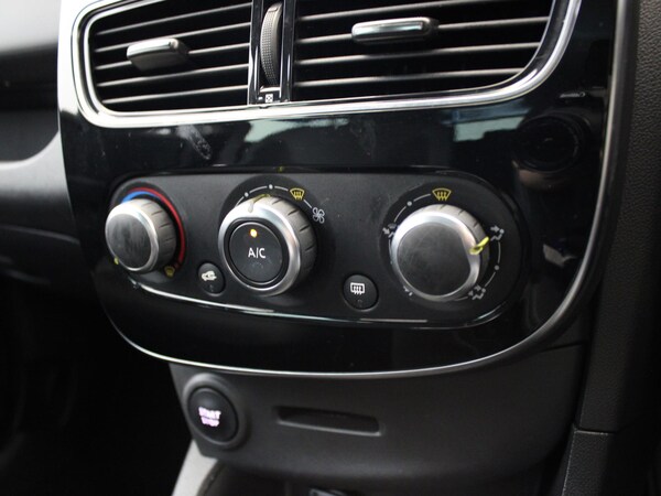 Used Renault Clio 2019 for sale - 74897132: Photo 21