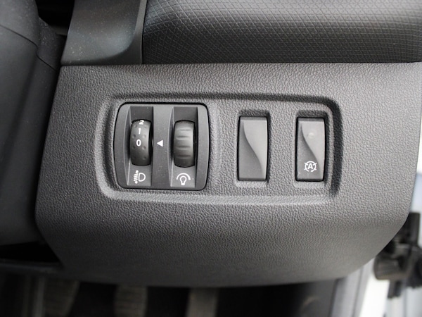 Used Renault Clio 2019 for sale - 74897132: Photo 31