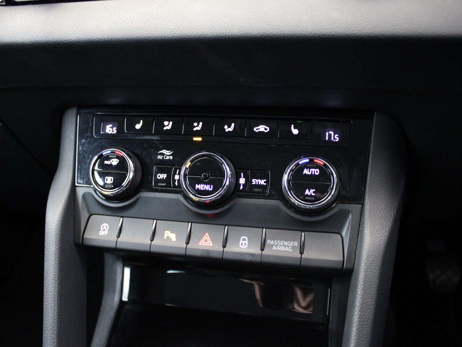 Used Skoda Karoq 2023 for sale - 76274730: Photo 30