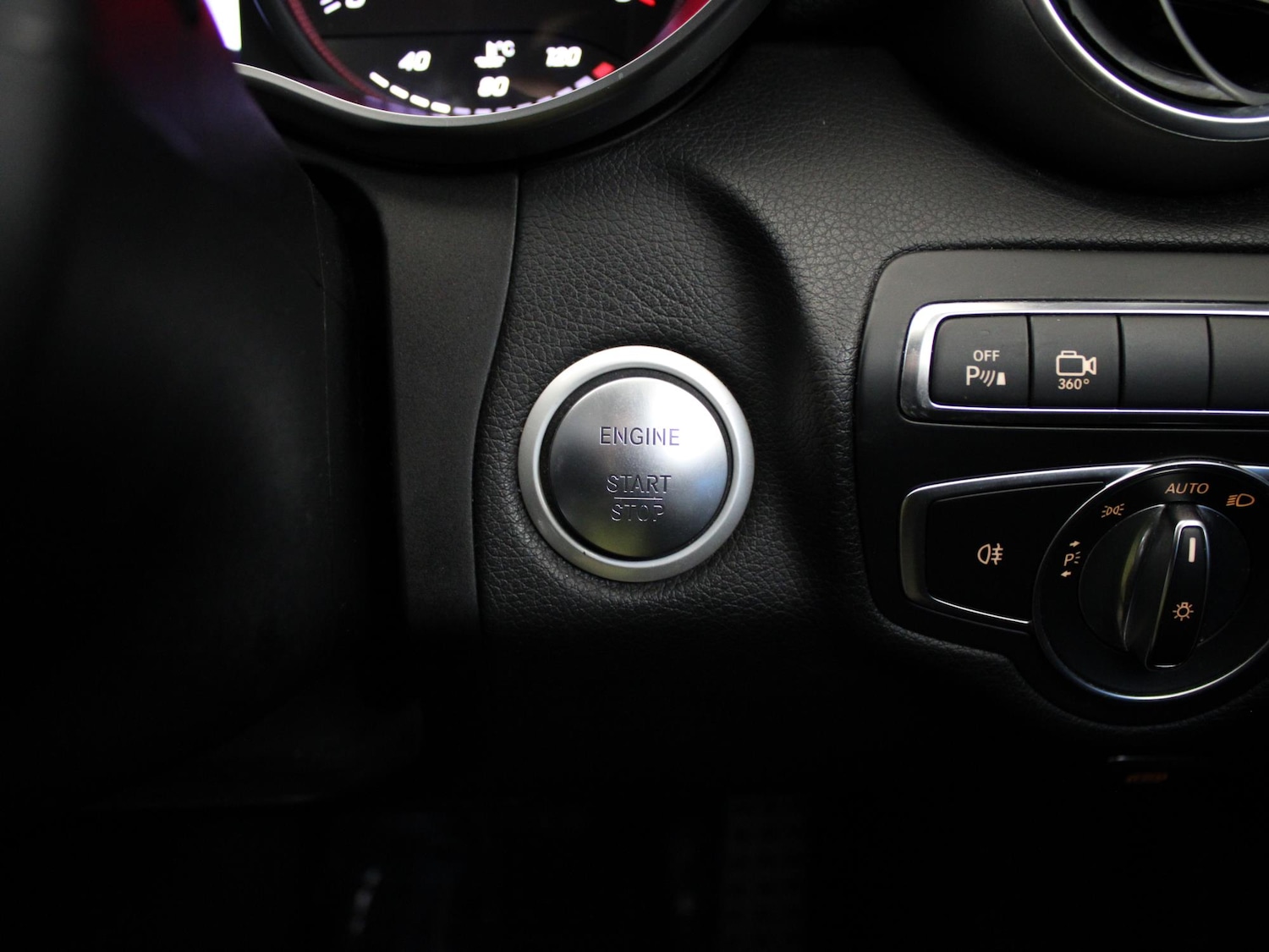 Used Mercedes-Benz C Class 2018 for sale - 76637099: Photo 14