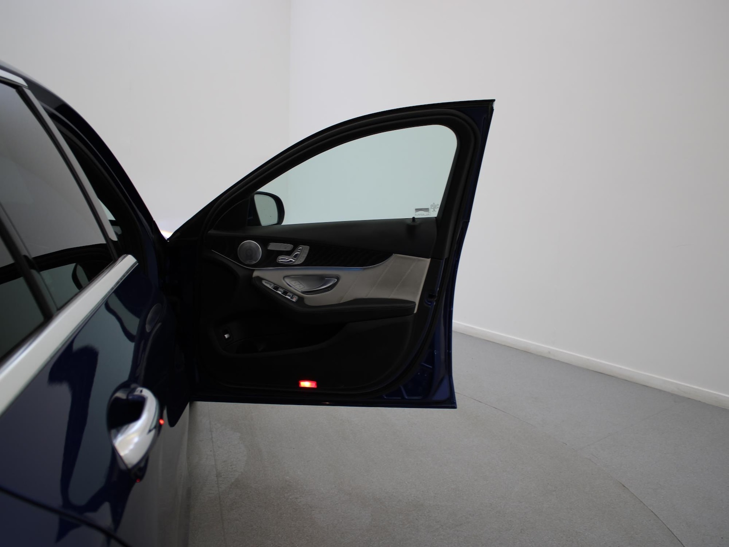 Used Mercedes-Benz C Class 2018 for sale - 76637099: Photo 36