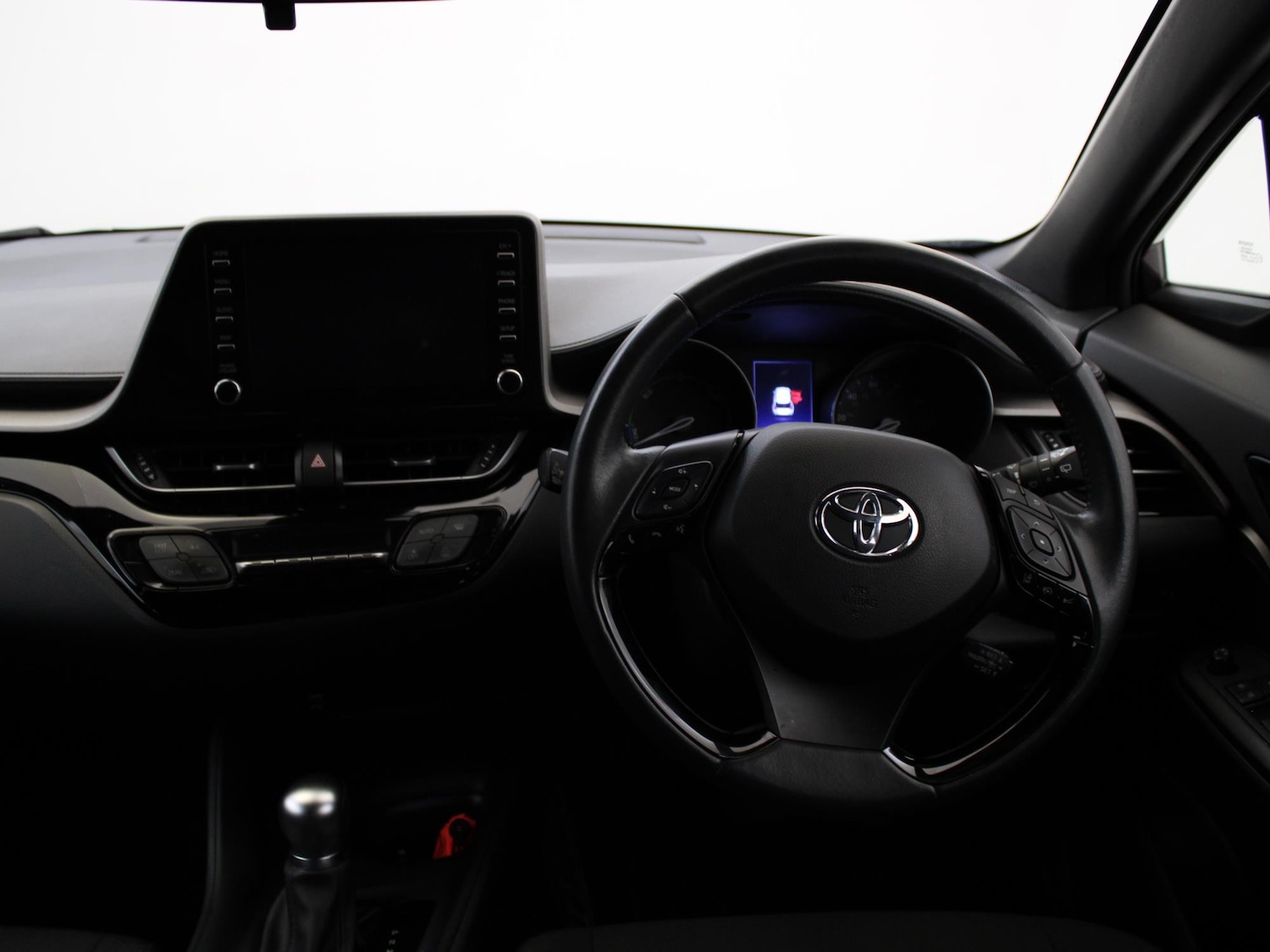 Used Toyota C-HR 2023 for sale - 76274784: Photo 11