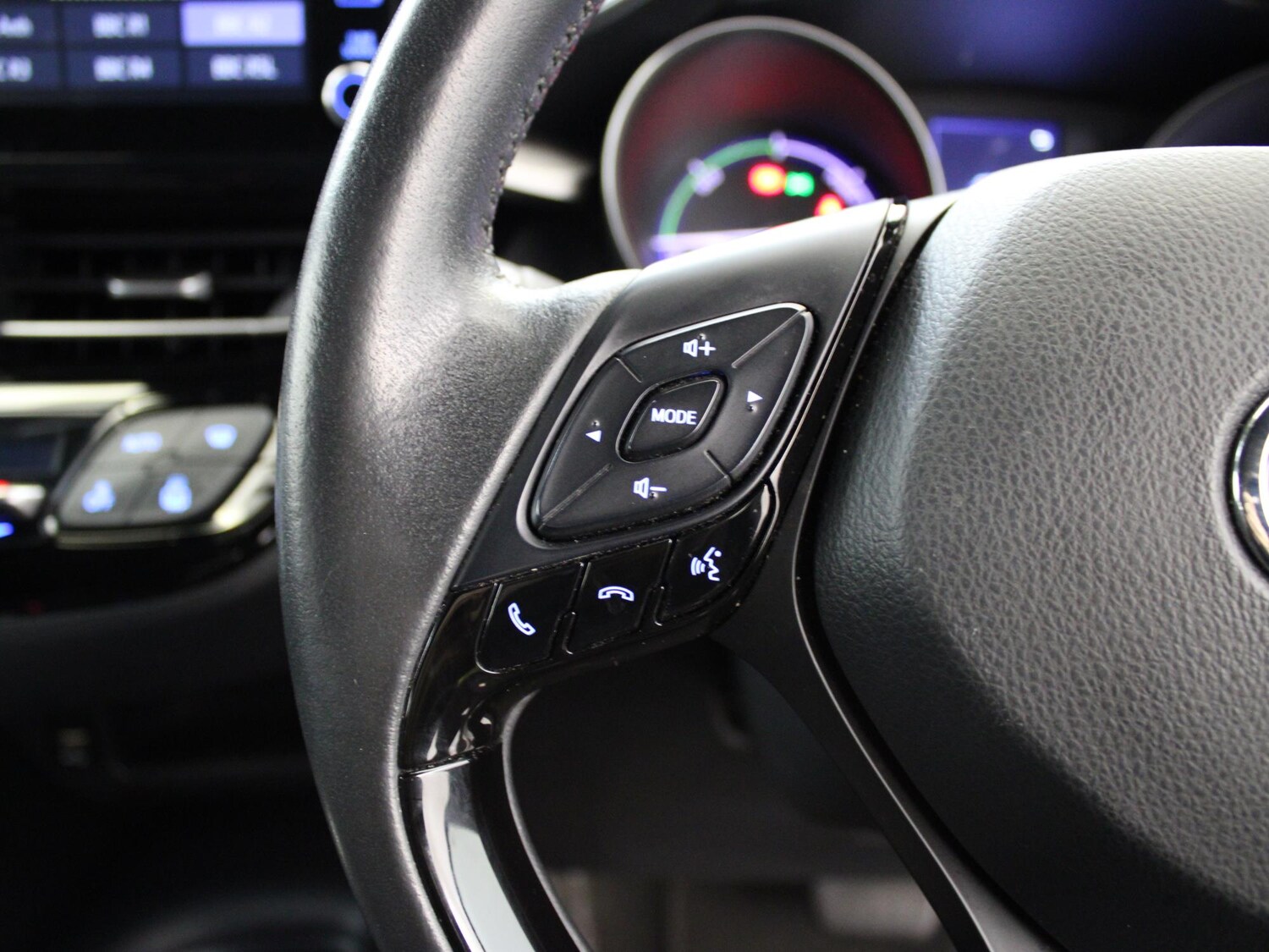 Used Toyota C-HR 2023 for sale - 76274784: Photo 25