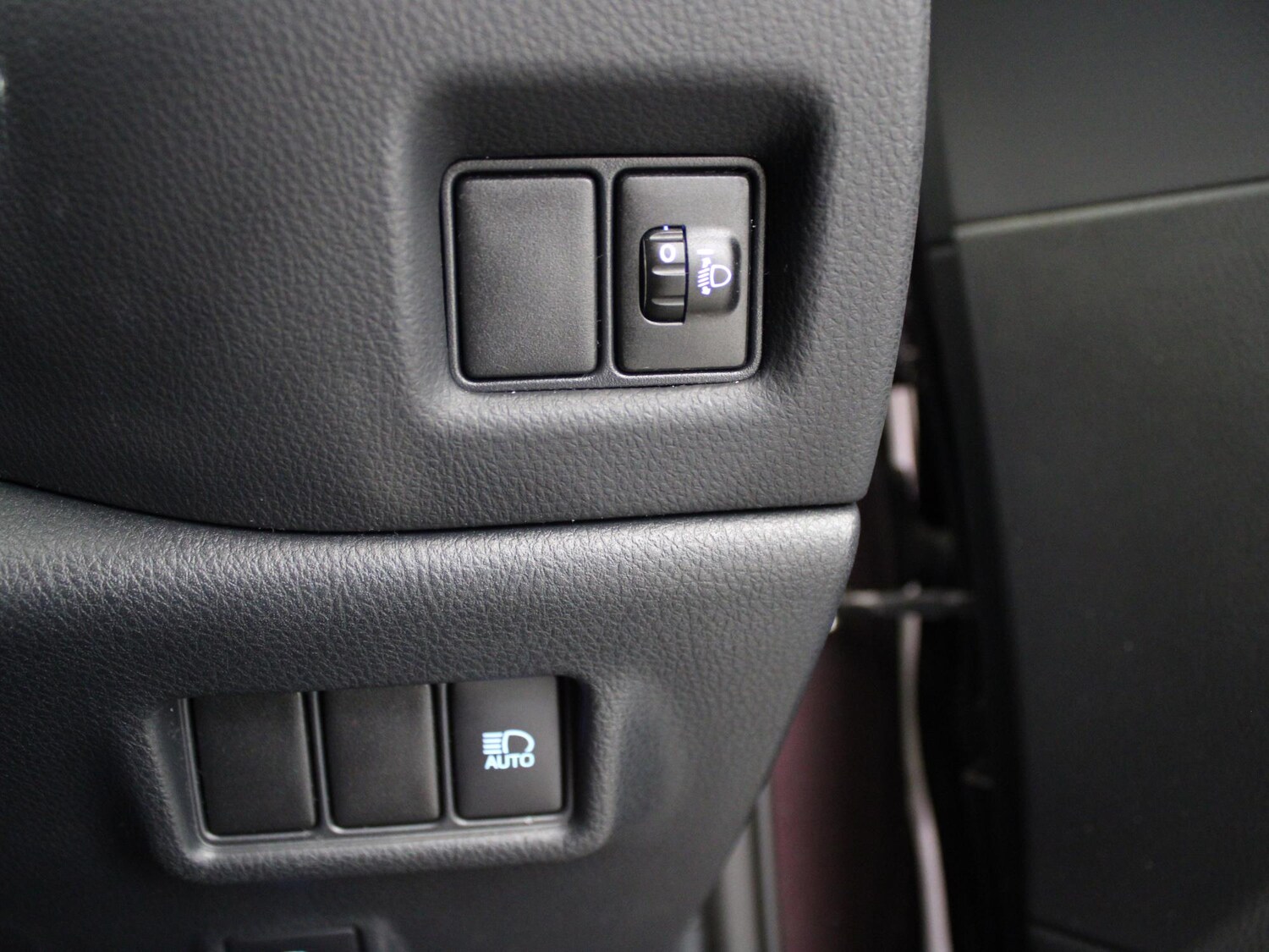 Used Toyota C-HR 2023 for sale - 76274784: Photo 28